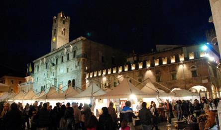 Torna ad Ascoli Piceno il Mercatino Antiquario dal 20 al 21 aprile Torna ad Ascoli Piceno il Mercatino Antiquario dal 20 al 21 aprile
