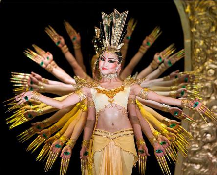 Senigallia: alla Fenice soffia Vento d'Oriente Senigallia: alla Fenice soffia Vento d'Oriente